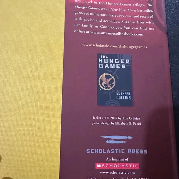 Catching Fire by Suzanne Collins - Hunger Games . Hardcover - Picture 4 of 4
